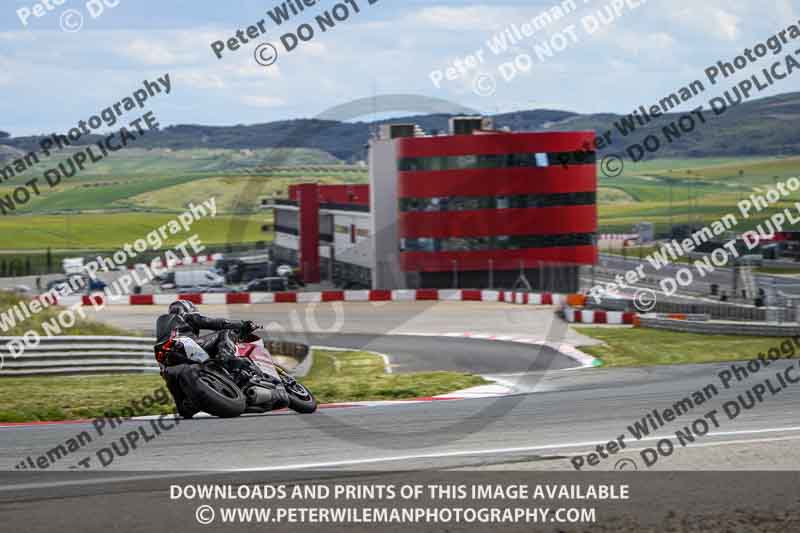 cadwell no limits trackday;cadwell park;cadwell park photographs;cadwell trackday photographs;enduro digital images;event digital images;eventdigitalimages;navarra;no limits trackdays;peter wileman photography;racing digital images;trackday digital images;trackday photos